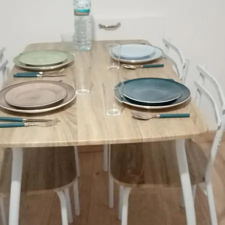 Apartman Maison De Bourg Dans Un Quartier Medieval, Avec Cafe Et The Offert *